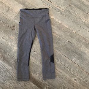 Crop lulu Lemon leggings with black mesh detail